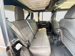 Jeep Wrangler 2023 4x4 Sahara 4 puertas SUV