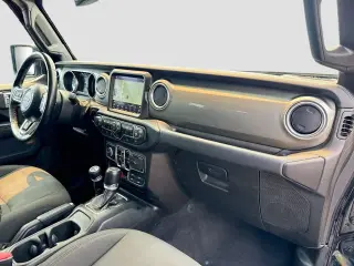 Jeep Wrangler 2023 4x4 Sahara 4 puertas SUV