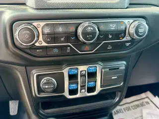 Jeep Wrangler 2023 4x4 Willys 4xe 4 puertas SUV