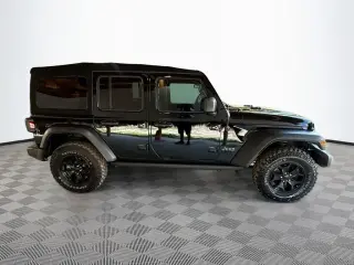 Jeep Wrangler 2023 4x4 Willys 4xe 4 puertas SUV