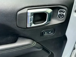 Jeep Wrangler Unlimited 2022 4x4 High Altitude 4xe 4 puertas SUV