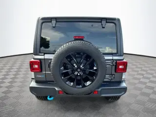 Jeep Wrangler 2023 4x4 Sahara 4xe 4 puertas SUV