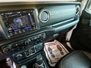 Jeep Wrangler 2023 4x4 Sahara 4xe 4 puertas SUV