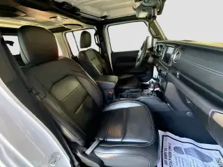 Jeep Wrangler 2023 4x4 Sahara 4xe 4 puertas SUV
