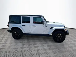 Jeep Wrangler 2023 4x4 Sahara 4xe 4 puertas SUV