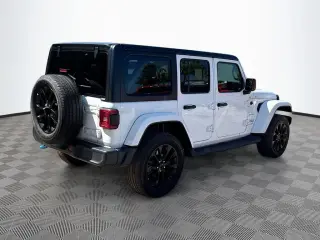 Jeep Wrangler 2023 4x4 Sahara 4xe 4 puertas SUV