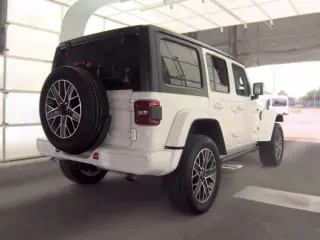 Jeep Wrangler 2023 4x4 High Altitude 4xe 4 puertas SUV