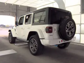 Jeep Wrangler 2023 4x4 High Altitude 4xe 4 puertas SUV