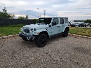 Jeep Wrangler 2023 4x4 Sahara 4xe 4 puertas SUV
