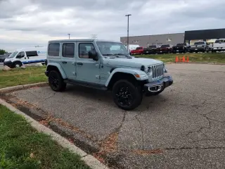 Jeep Wrangler 2023 4x4 Sahara 4xe 4 puertas SUV