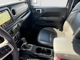 Jeep Wrangler 2023 4x4 Sahara 4xe 4 puertas SUV