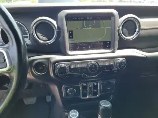 Jeep Wrangler 2023 4x4 Sahara 4xe 4 puertas SUV