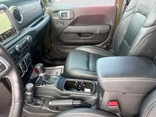 Jeep Wrangler 2023 4x4 Sahara 4xe 4 puertas SUV