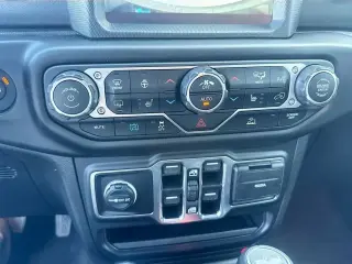 Jeep Wrangler 2023 4x4 High Altitude 4xe 4 puertas SUV