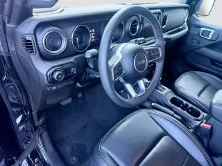 Jeep Wrangler 2023 4x4 High Altitude 4xe 4 puertas SUV