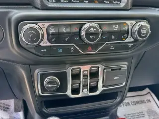 Jeep Wrangler 2023 4x4 Sahara 4xe 4 puertas SUV