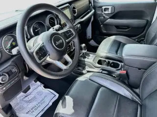Jeep Wrangler 2023 4x4 Sahara 4xe 4 puertas SUV
