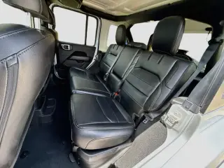 Jeep Wrangler 2023 4x4 Sahara 4xe 4 puertas SUV