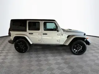 Jeep Wrangler 2023 4x4 Sahara 4xe 4 puertas SUV