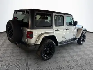 Jeep Wrangler 2023 4x4 Sahara 4xe 4 puertas SUV