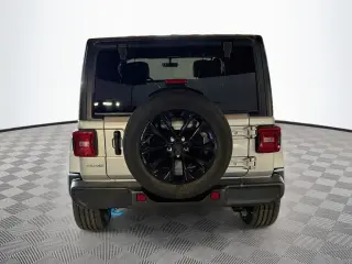 Jeep Wrangler 2023 4x4 Sahara 4xe 4 puertas SUV