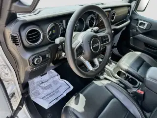 Jeep Wrangler 2023 4x4 Sahara 4xe 4 puertas SUV