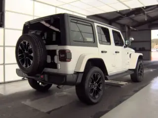 Jeep Wrangler Unlimited 2022 4x4 Sahara 4xe 4 puertas SUV