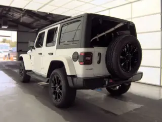 Jeep Wrangler Unlimited 2022 4x4 Sahara 4xe 4 puertas SUV