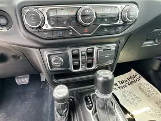 Jeep Wrangler Unlimited 2022 4x4 Sahara 4xe 4 puertas SUV