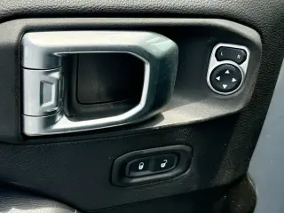 Jeep Wrangler Unlimited 2022 4x4 Sahara 4xe 4 puertas SUV