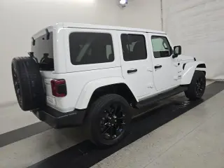Jeep Wrangler Unlimited 2022 4x4 Sahara 4xe 4 puertas SUV