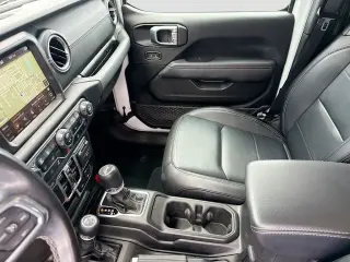 Jeep Wrangler 2023 4x4 Sahara 4xe 4 puertas SUV
