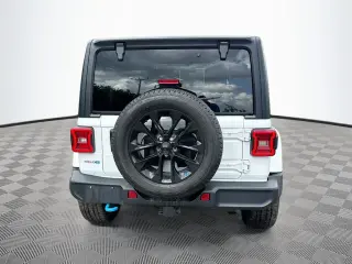 Jeep Wrangler 2023 4x4 Sahara 4xe 4 puertas SUV