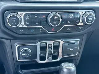 Jeep Wrangler 2023 4x4 High Altitude 4xe 4 puertas SUV