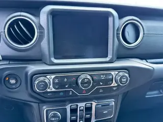 Jeep Wrangler 2023 4x4 High Altitude 4xe 4 puertas SUV
