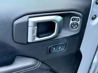 Jeep Wrangler 2023 4x4 High Altitude 4xe 4 puertas SUV