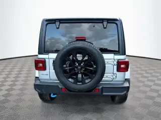 Jeep Wrangler 2023 4x4 High Altitude 4xe 4 puertas SUV
