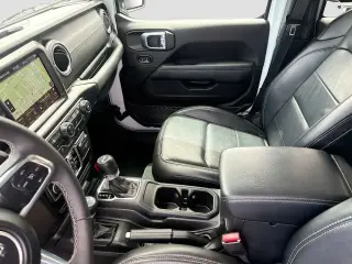 Jeep Wrangler 2023 4x4 Sahara 4xe 4 puertas SUV