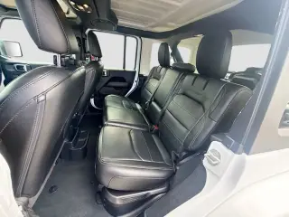 Jeep Wrangler 2023 4x4 Sahara 4xe 4 puertas SUV