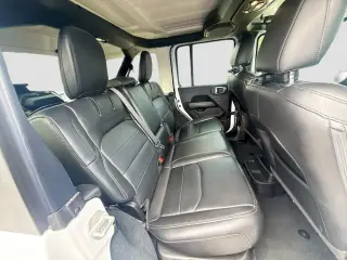 Jeep Wrangler 2023 4x4 Sahara 4xe 4 puertas SUV