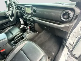 Jeep Wrangler 2023 4x4 Sahara 4xe 4 puertas SUV