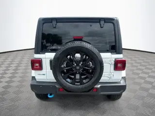 Jeep Wrangler 2023 4x4 Sahara 4xe 4 puertas SUV