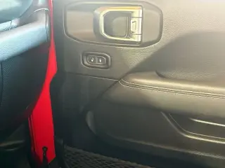 Jeep Wrangler 2023 4x4 High Altitude 4xe 4 puertas SUV