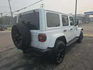 Jeep Wrangler Unlimited 2022 4x4 High Altitude 4xe 4 puertas SUV