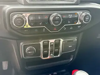 Jeep Wrangler Unlimited 2022 4x4 Sahara 4xe 4 puertas SUV