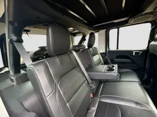 Jeep Wrangler Unlimited 2022 4x4 Sahara 4xe 4 puertas SUV