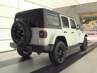 Jeep Wrangler 2023 4x4 Sahara 4xe 4 puertas SUV