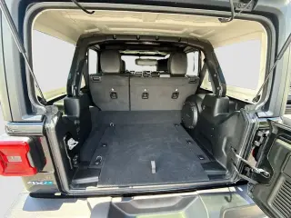 Jeep Wrangler 2023 4x4 Sahara 4xe 4 puertas SUV
