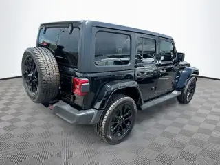 Jeep Wrangler 2023 4x4 Sahara 4xe 4 puertas SUV