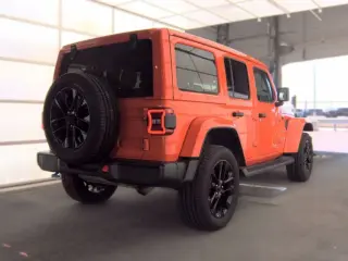 Jeep Wrangler 2023 4x4 Sahara 4xe 4 puertas SUV